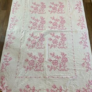 VTG Antique Handmade Floral Quilted Bedspread - Pink and White GORGEOUS